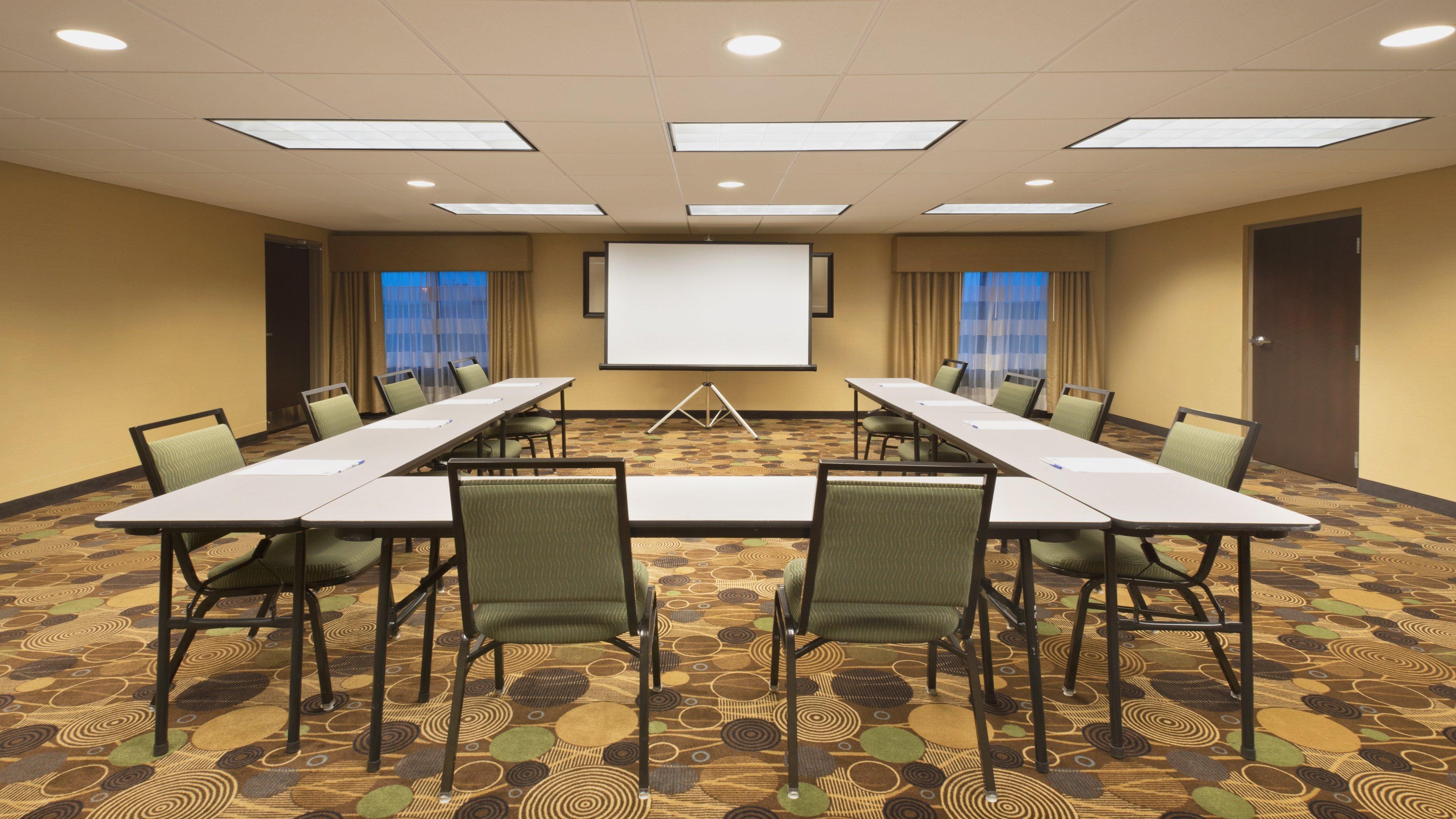 Holiday Inn Express Hotel & Suites Colby By Ihg Eksteriør billede