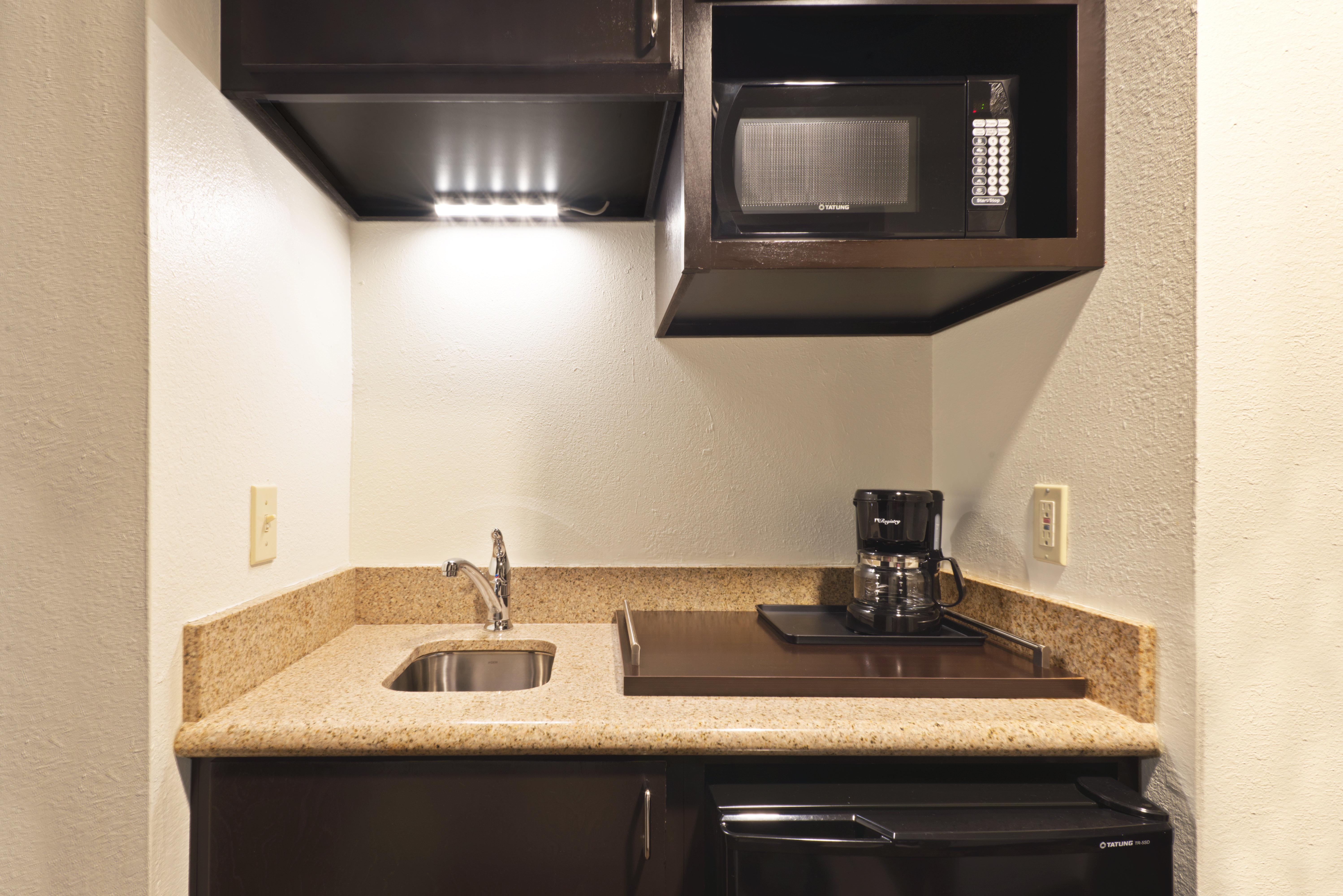 Holiday Inn Express Hotel & Suites Colby By Ihg Eksteriør billede