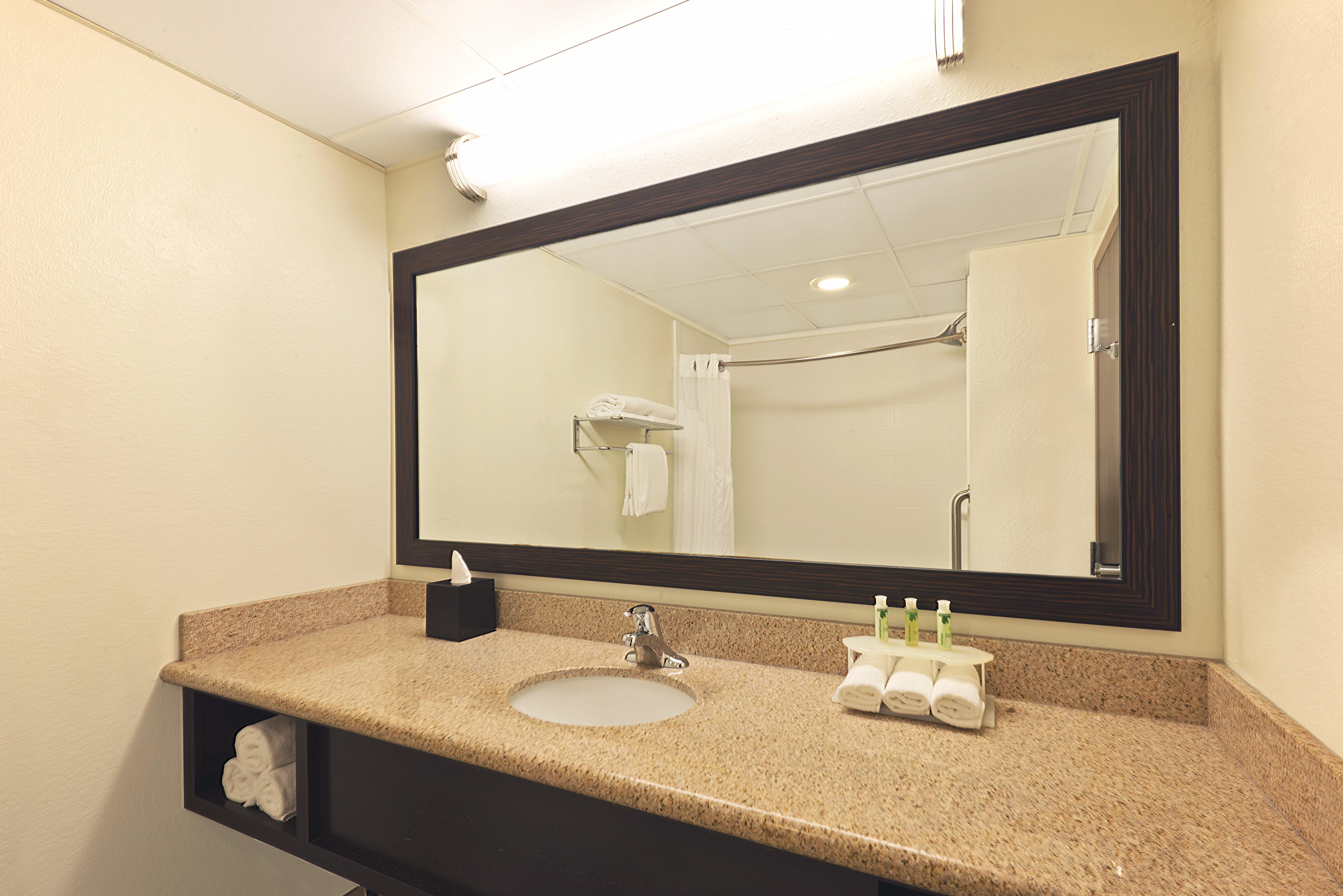 Holiday Inn Express Hotel & Suites Colby By Ihg Eksteriør billede
