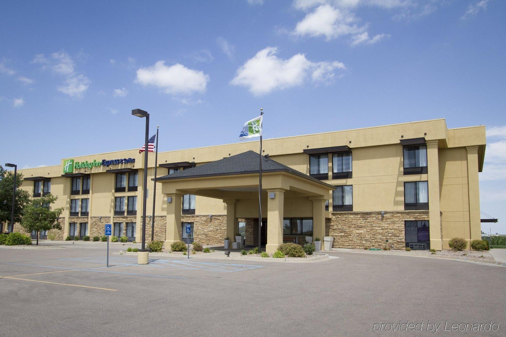 Holiday Inn Express Hotel & Suites Colby, An Ihg Hotel Eksteriør billede