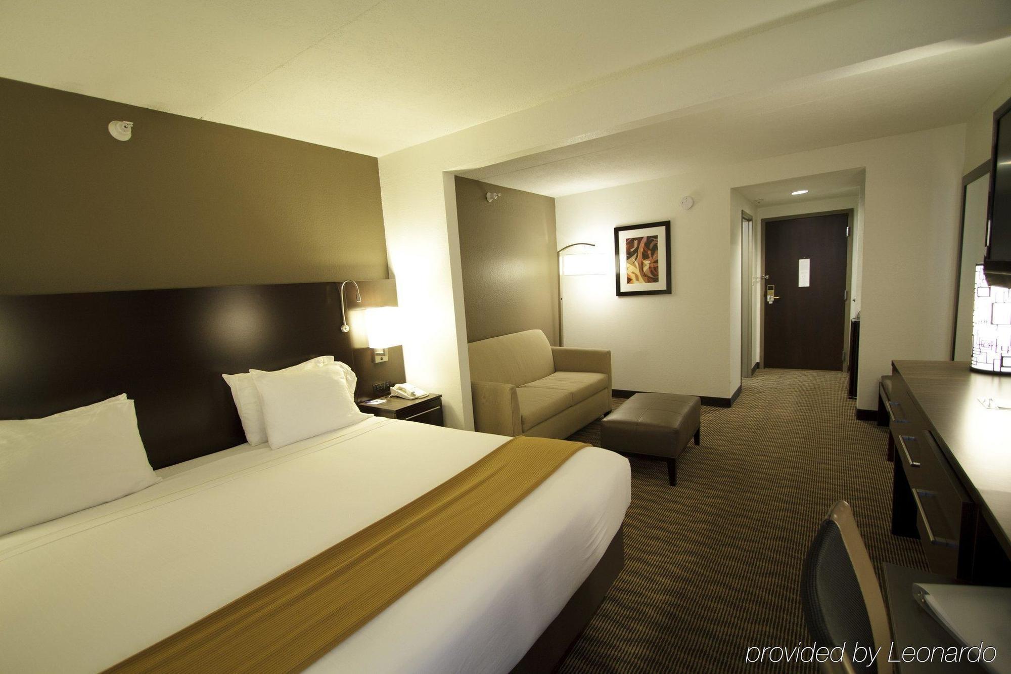 Holiday Inn Express Hotel & Suites Colby By Ihg Eksteriør billede