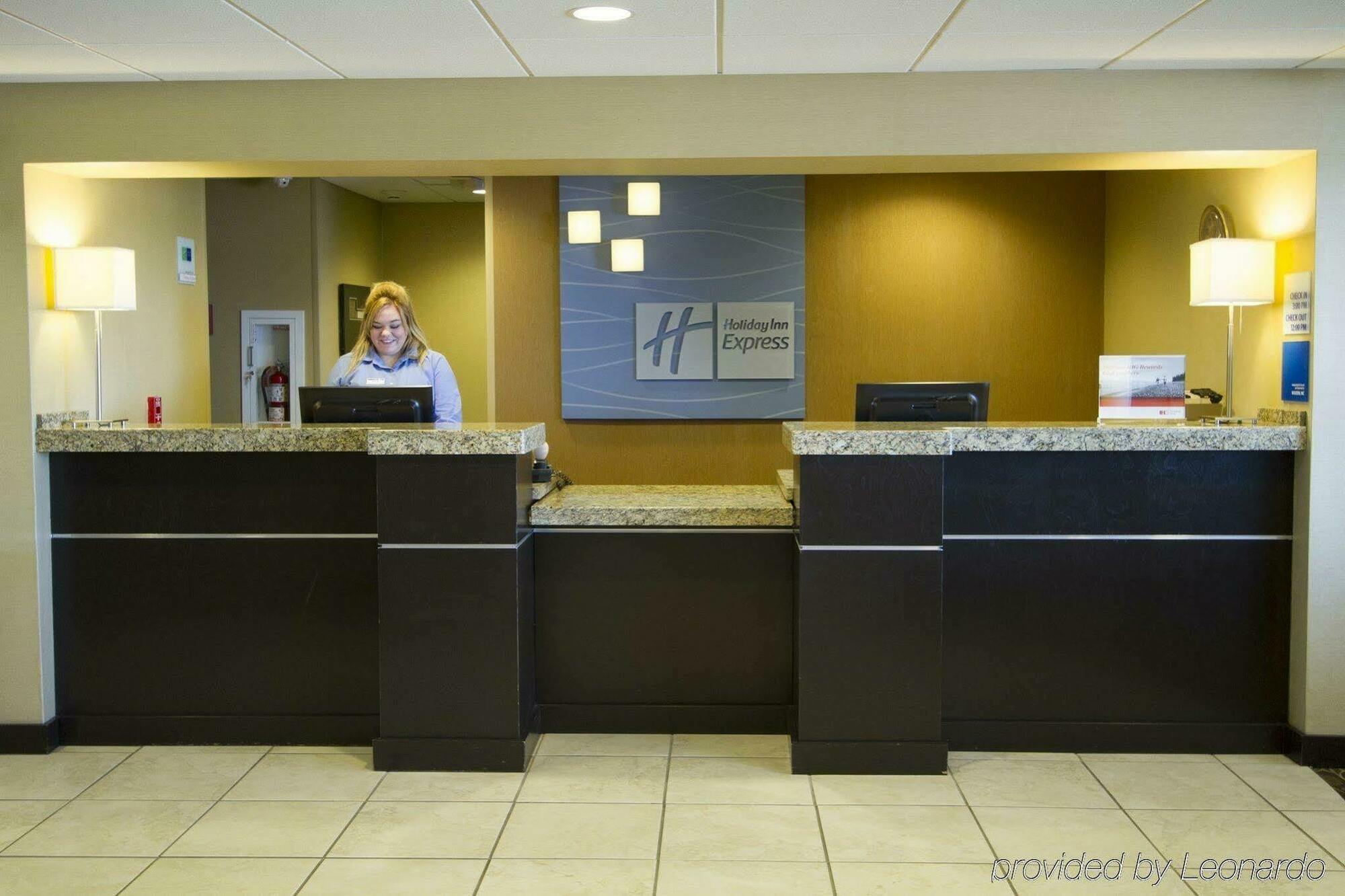 Holiday Inn Express Hotel & Suites Colby By Ihg Eksteriør billede