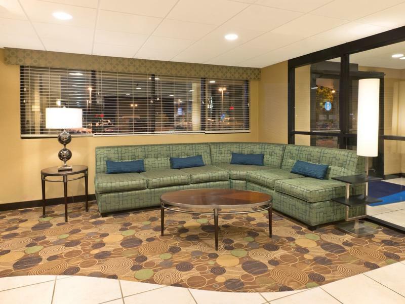 Holiday Inn Express Hotel & Suites Colby By Ihg Eksteriør billede