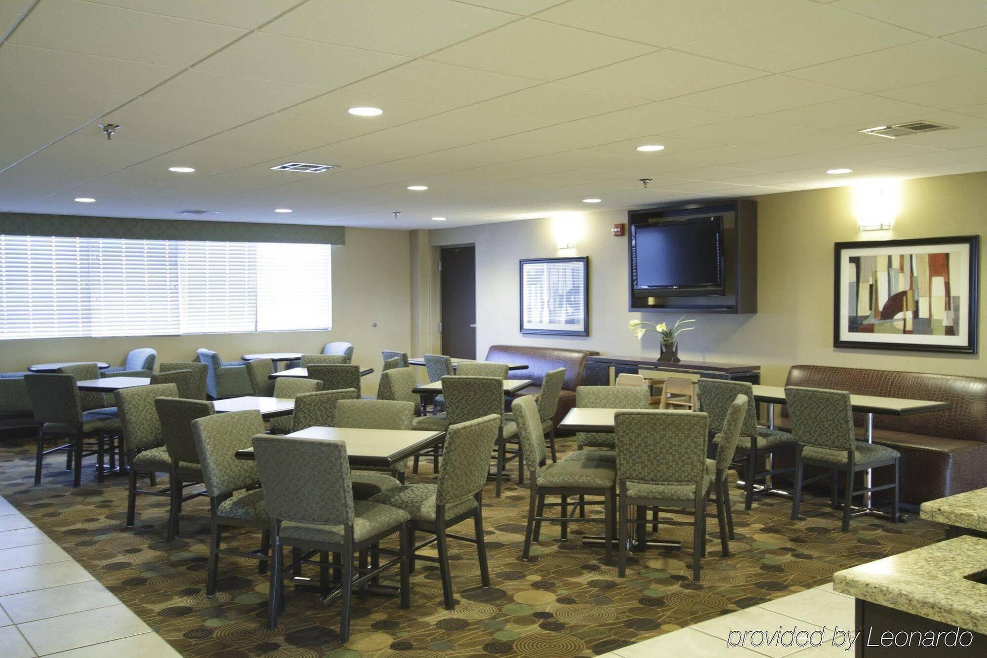 Holiday Inn Express Hotel & Suites Colby By Ihg Eksteriør billede