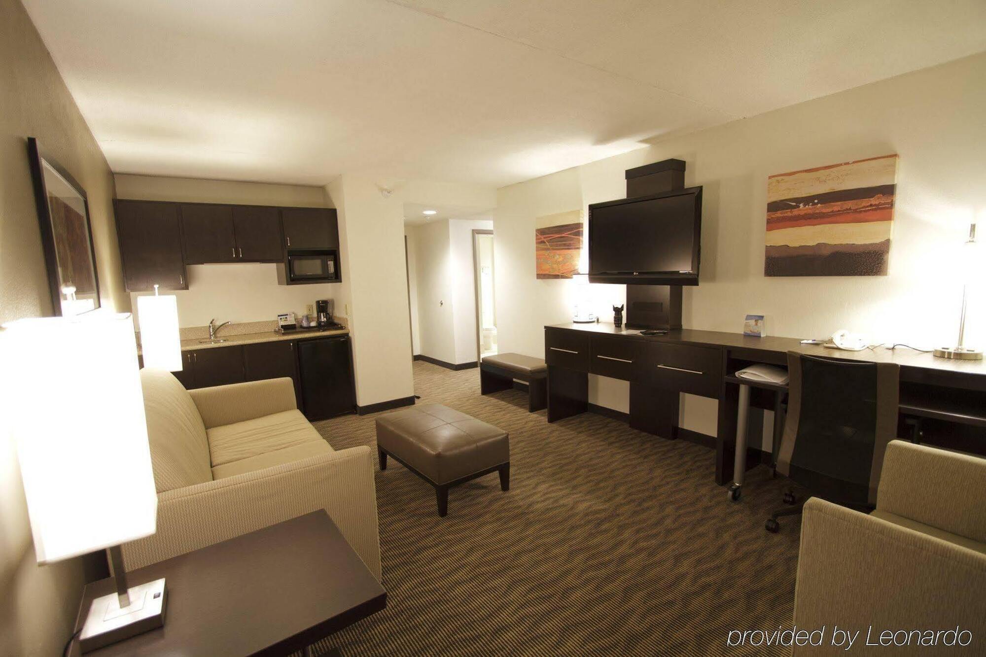 Holiday Inn Express Hotel & Suites Colby By Ihg Eksteriør billede